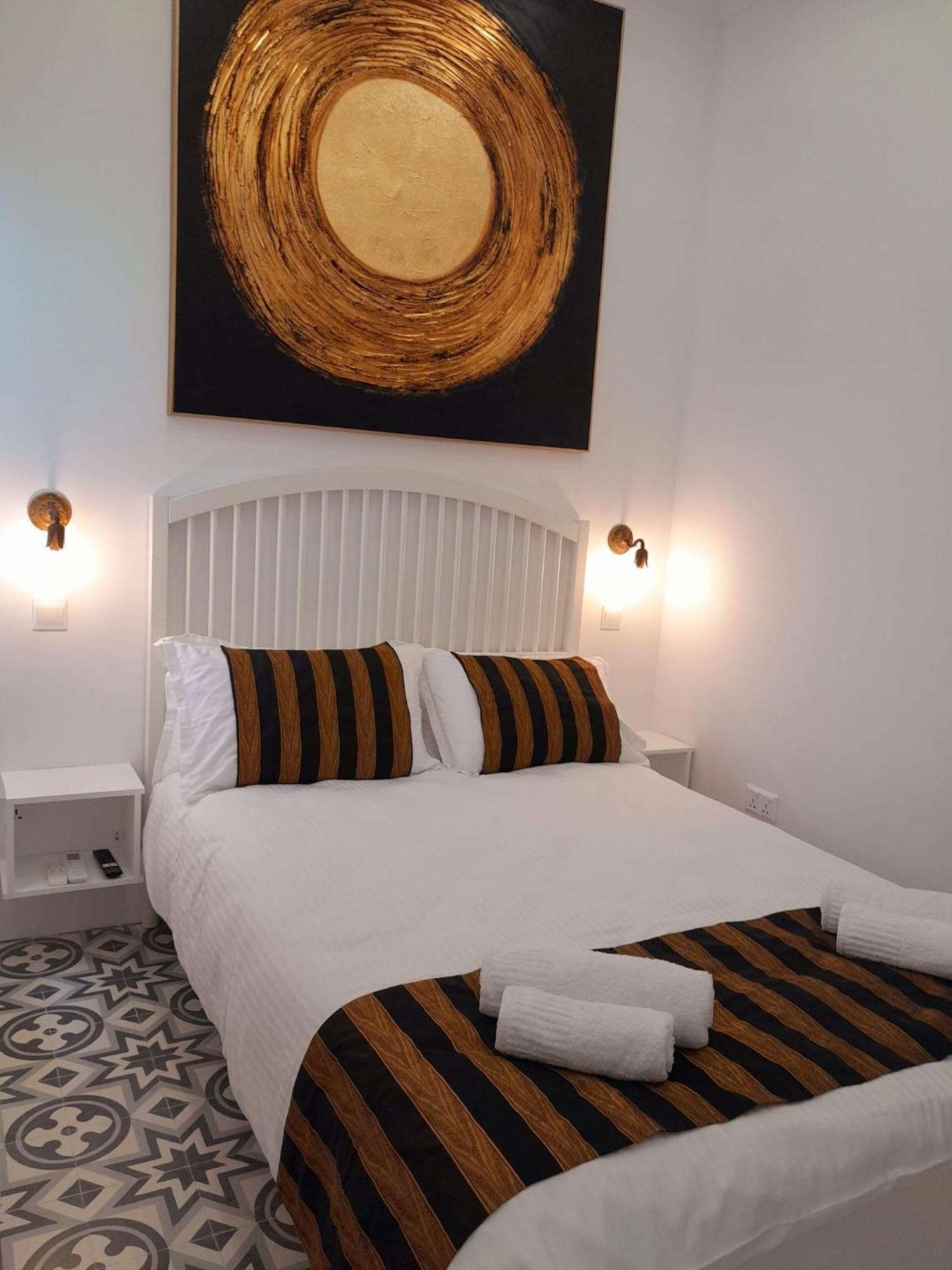 Charming Town House In Cospicua, Valperga Rooms Экстерьер фото