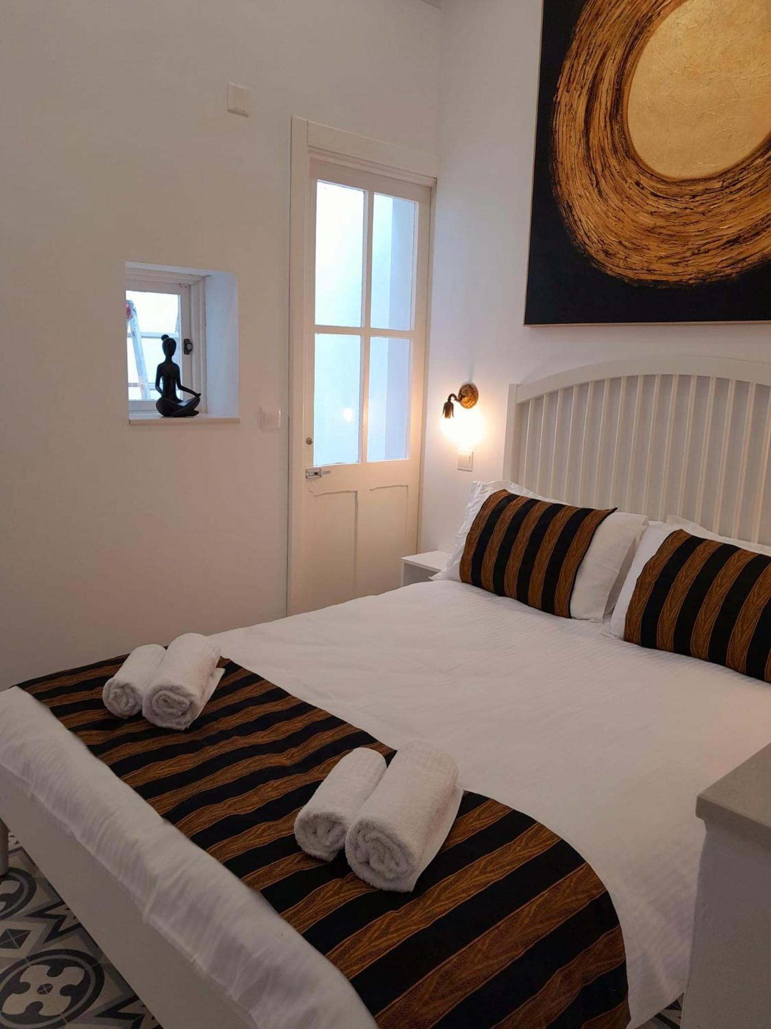 Charming Town House In Cospicua, Valperga Rooms Экстерьер фото